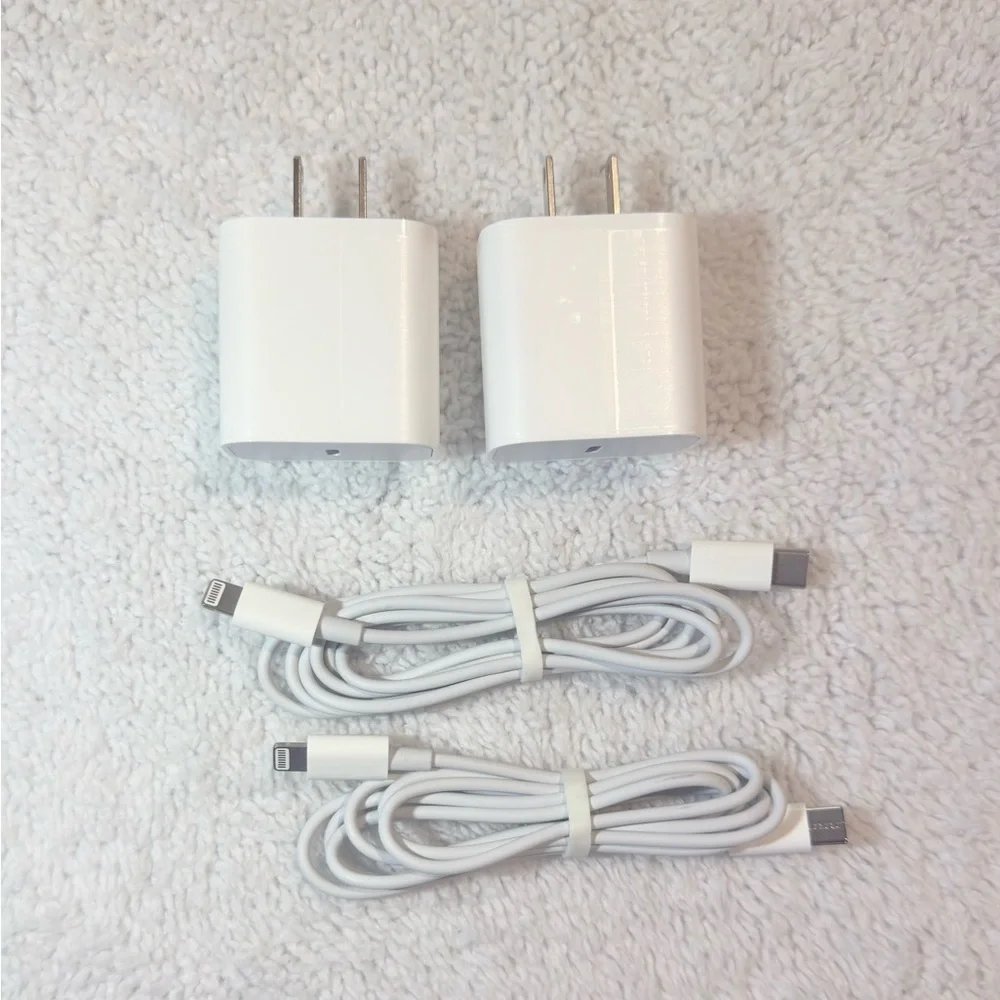 Pack of 3 Fast Charging Chargers (20W USB-C + Lightning Cable) New In Box
